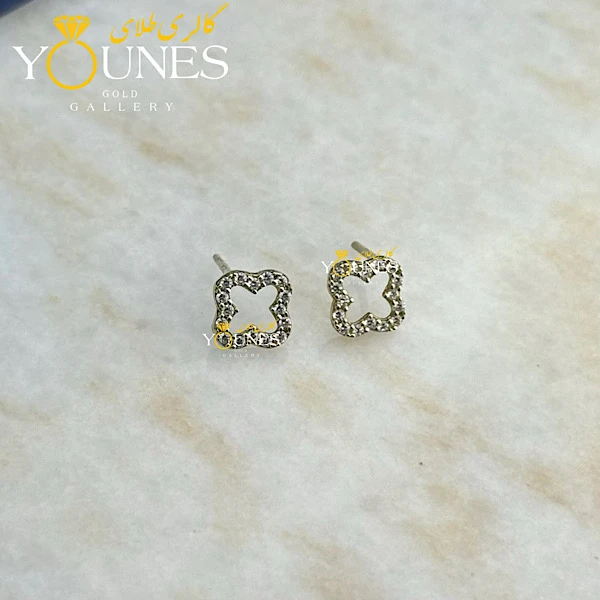 تصویر دوم گوشواره طلا میخی ونکلیف نگینی